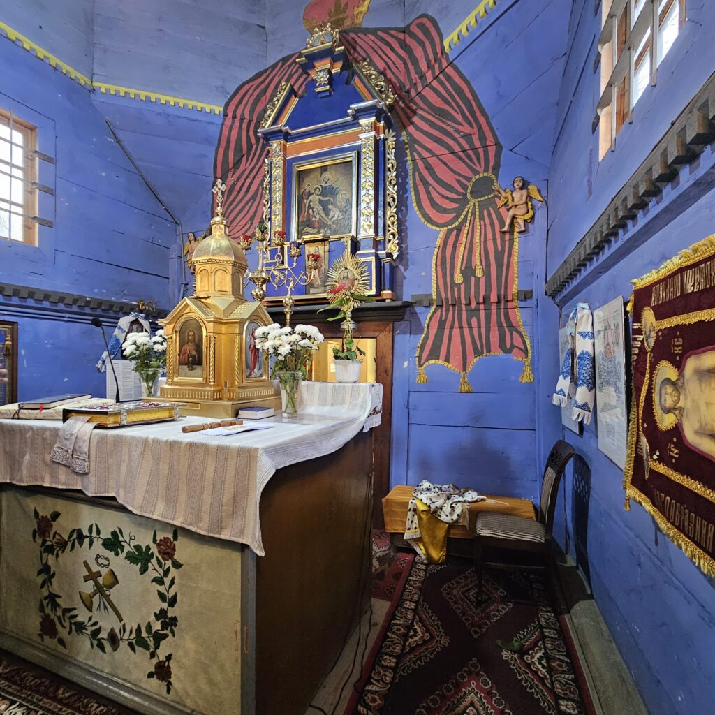 Fragment ściany cerkwi św. Mikołaja – tradycyjne zdobienia.
